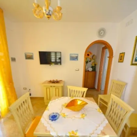 Il Girasole Apartment *